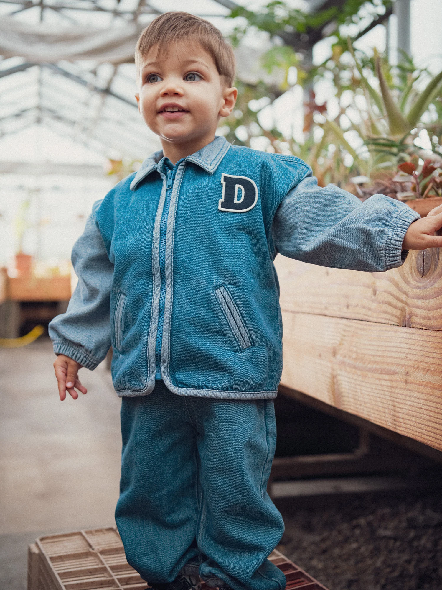 Bomber en denim avec patch "D" pour bébé garçon - Image 2