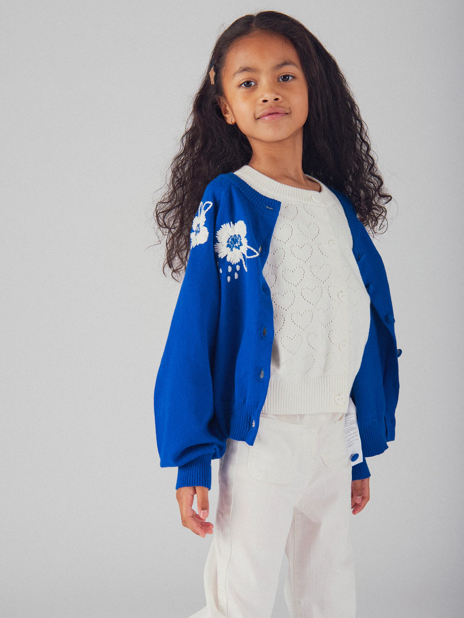Cardigan bleu à broderie fleurs pour fille - Image 4