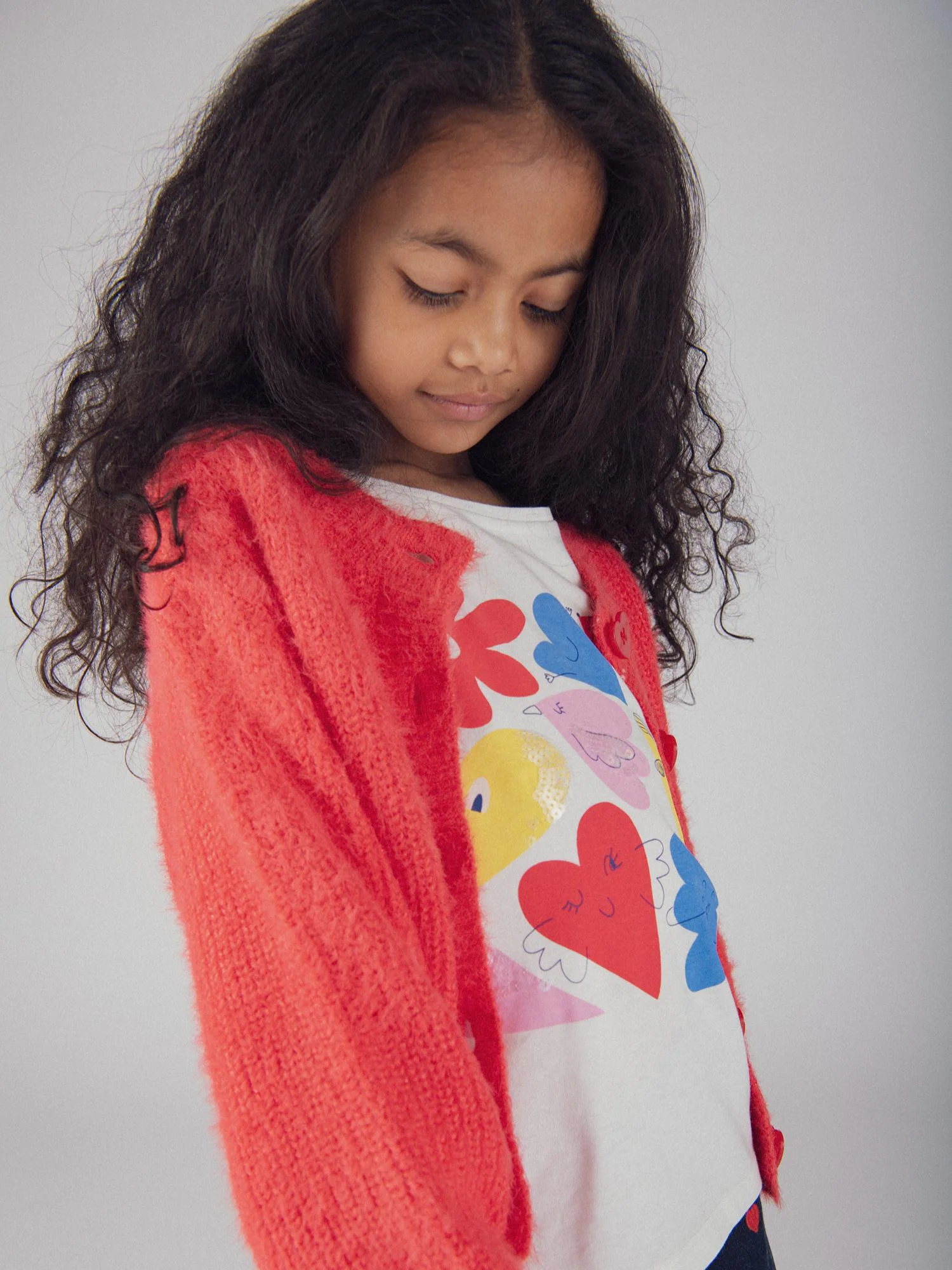 Cardigan rouge boutons cœur pour fille - Image 3