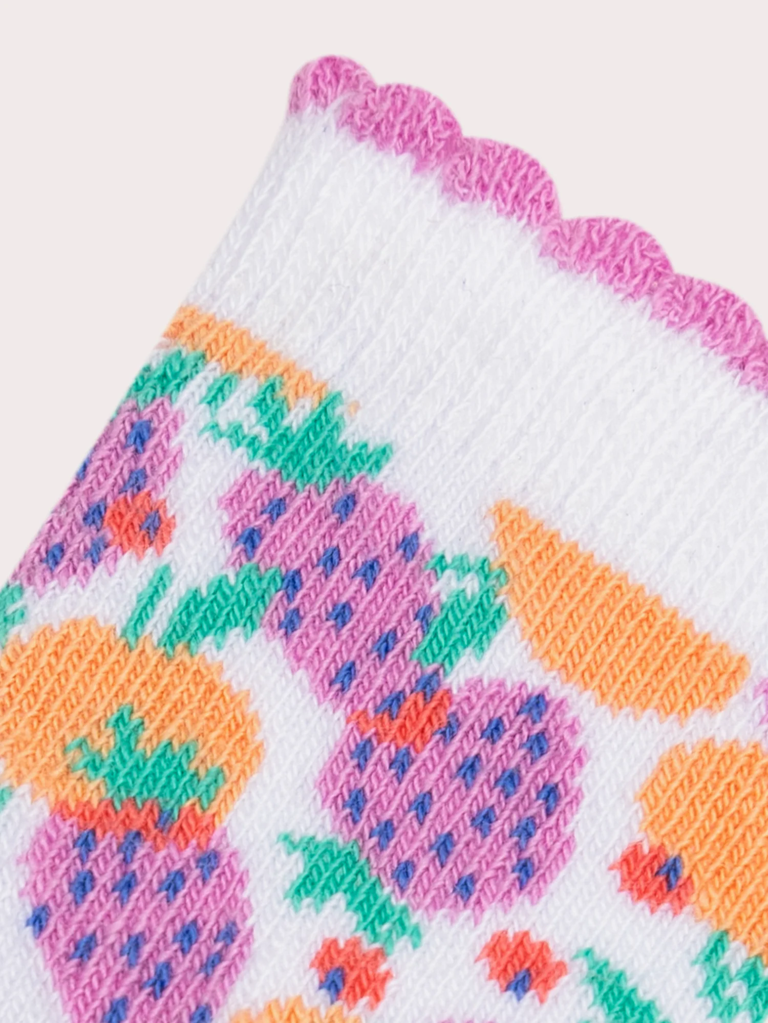 Chaussettes roses motif fruits pour bébé fille - Image 2