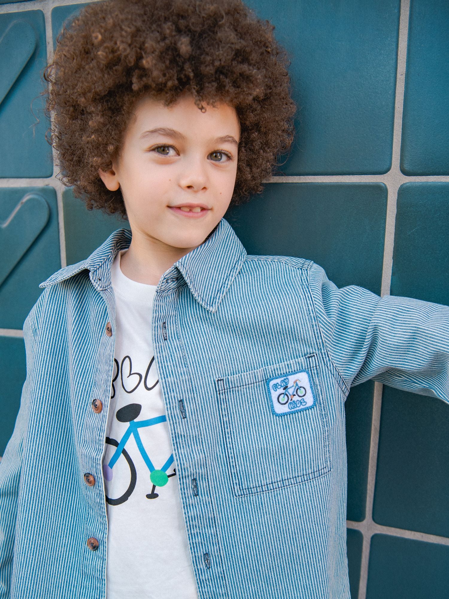 Chemise en denim à rayures bleues et blanches pour garçon - Image 3