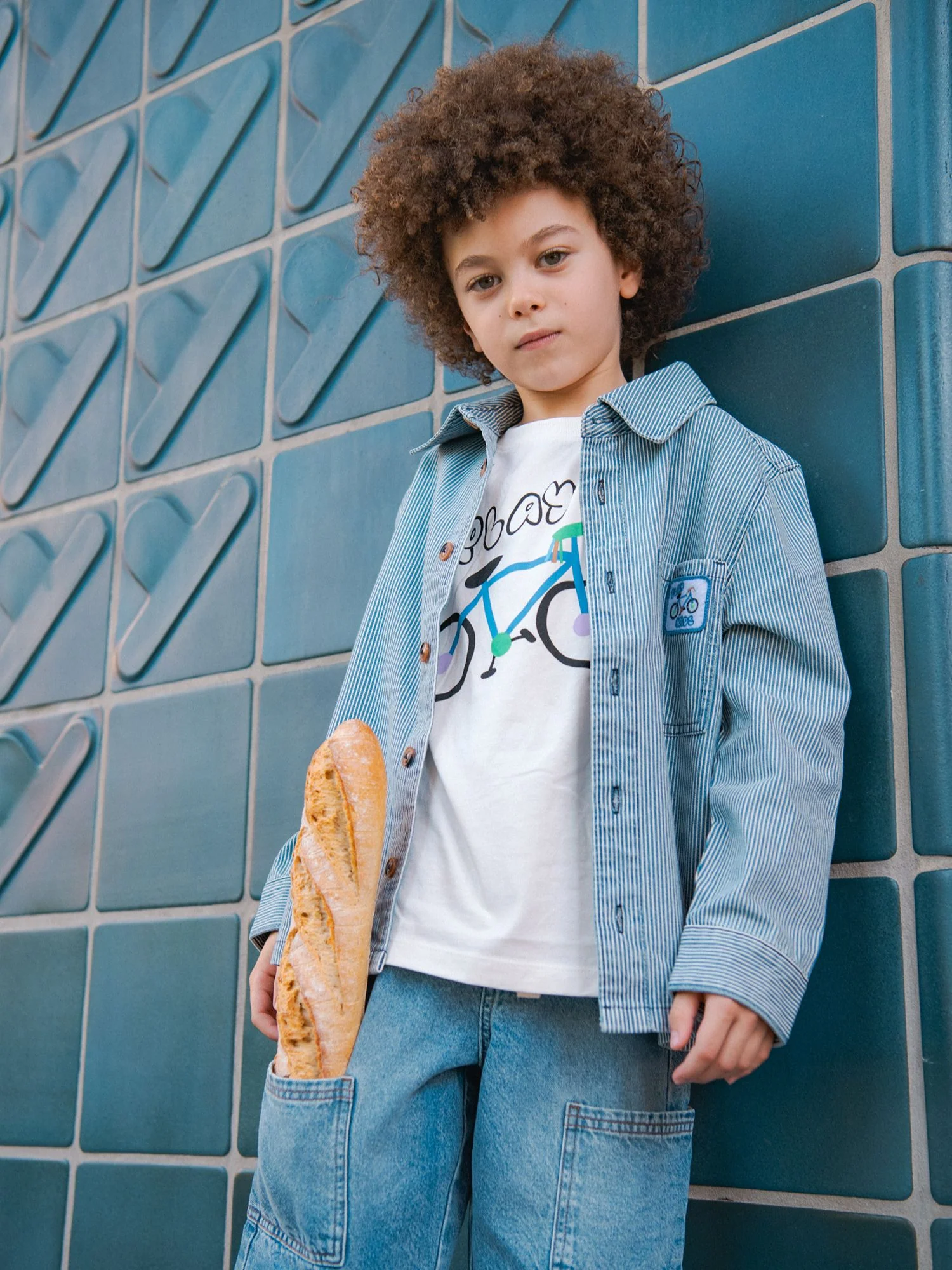 Chemise en denim à rayures bleues et blanches pour garçon - Image 4
