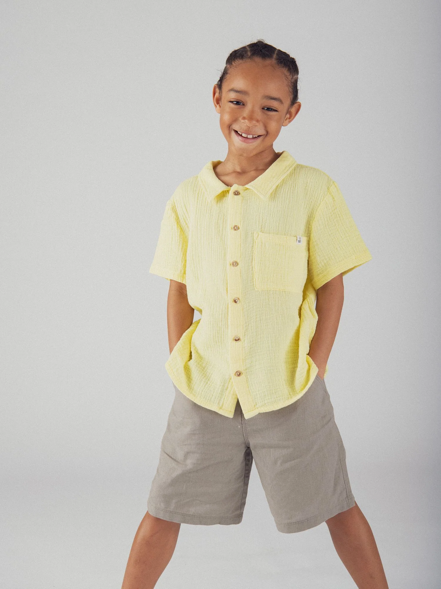 Chemise jaune pâle à manches courtes pour garçon - Image 2