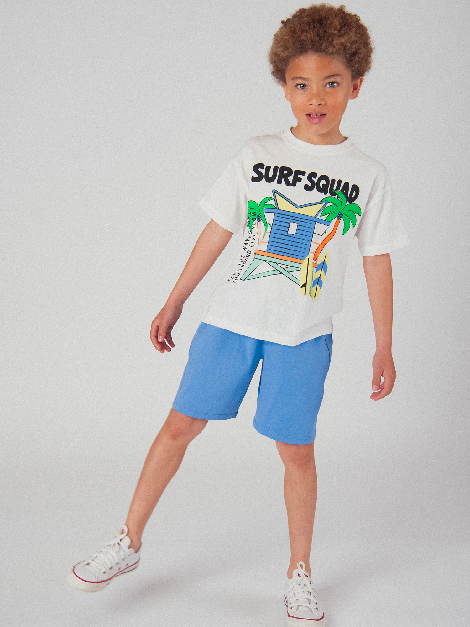 Ensemble t-shirt écru et short bleu avec animation pour garçon - Image 2