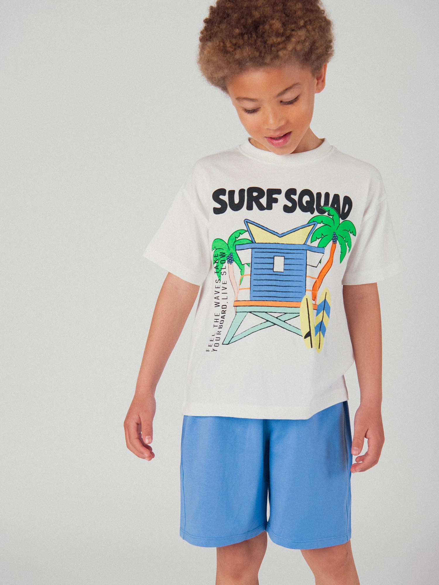 Ensemble t-shirt écru et short bleu avec animation pour garçon - Image 3