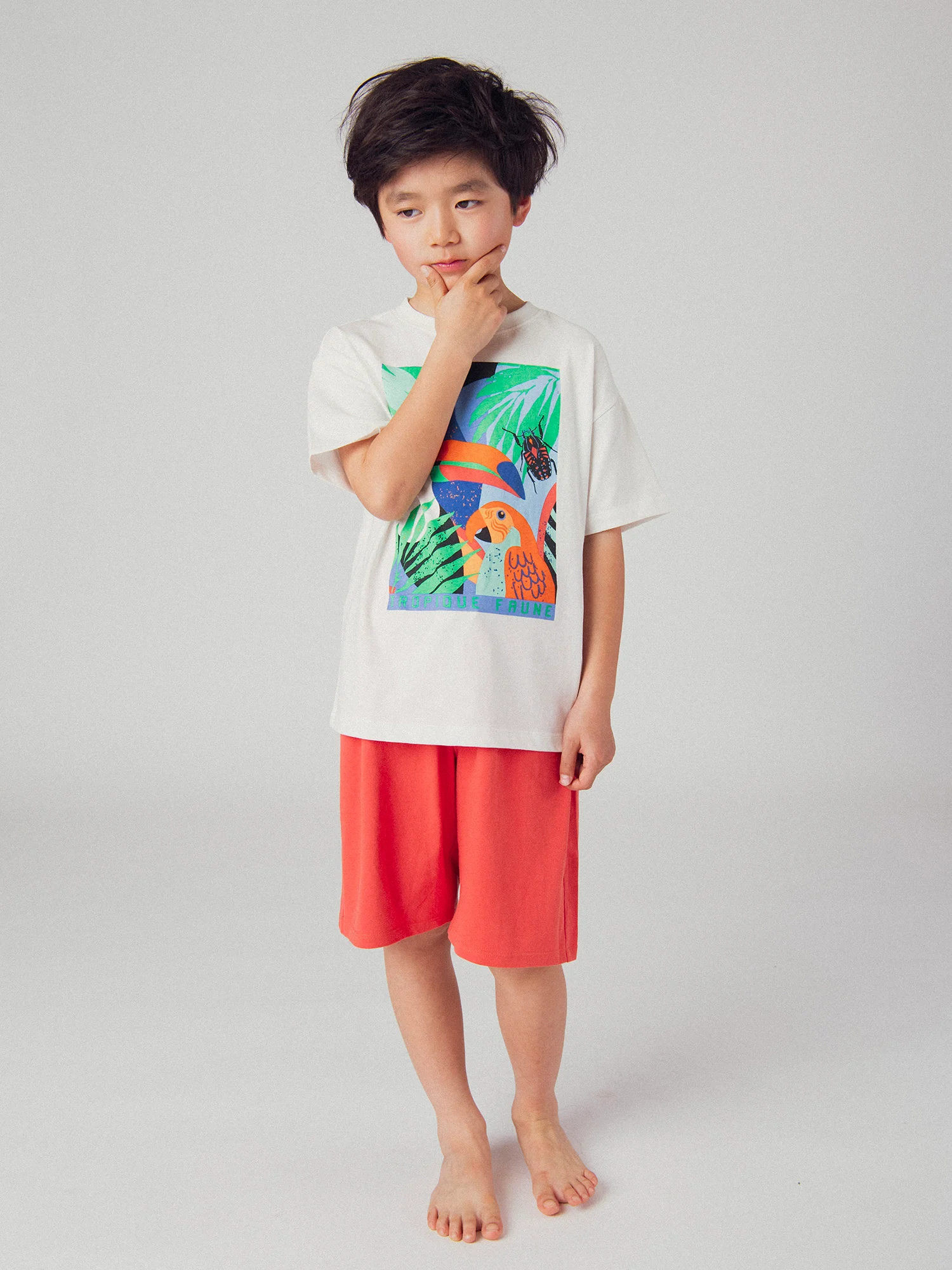 Ensemble t-shirt écru et short rouge avec animation pour garçon - Image 3