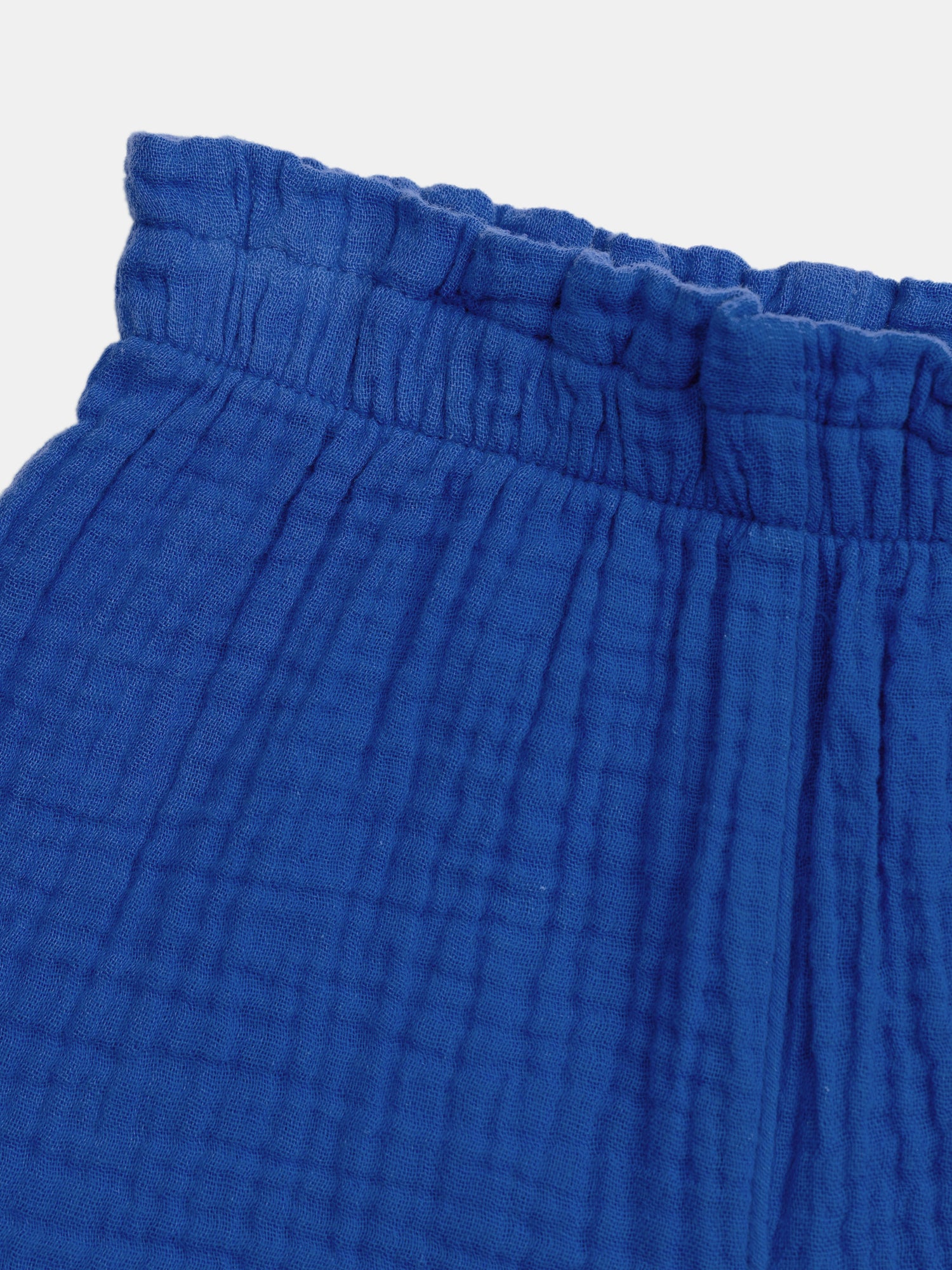 Ensemble bleu top à fleurs et short uni pour bébé fille - Image 8