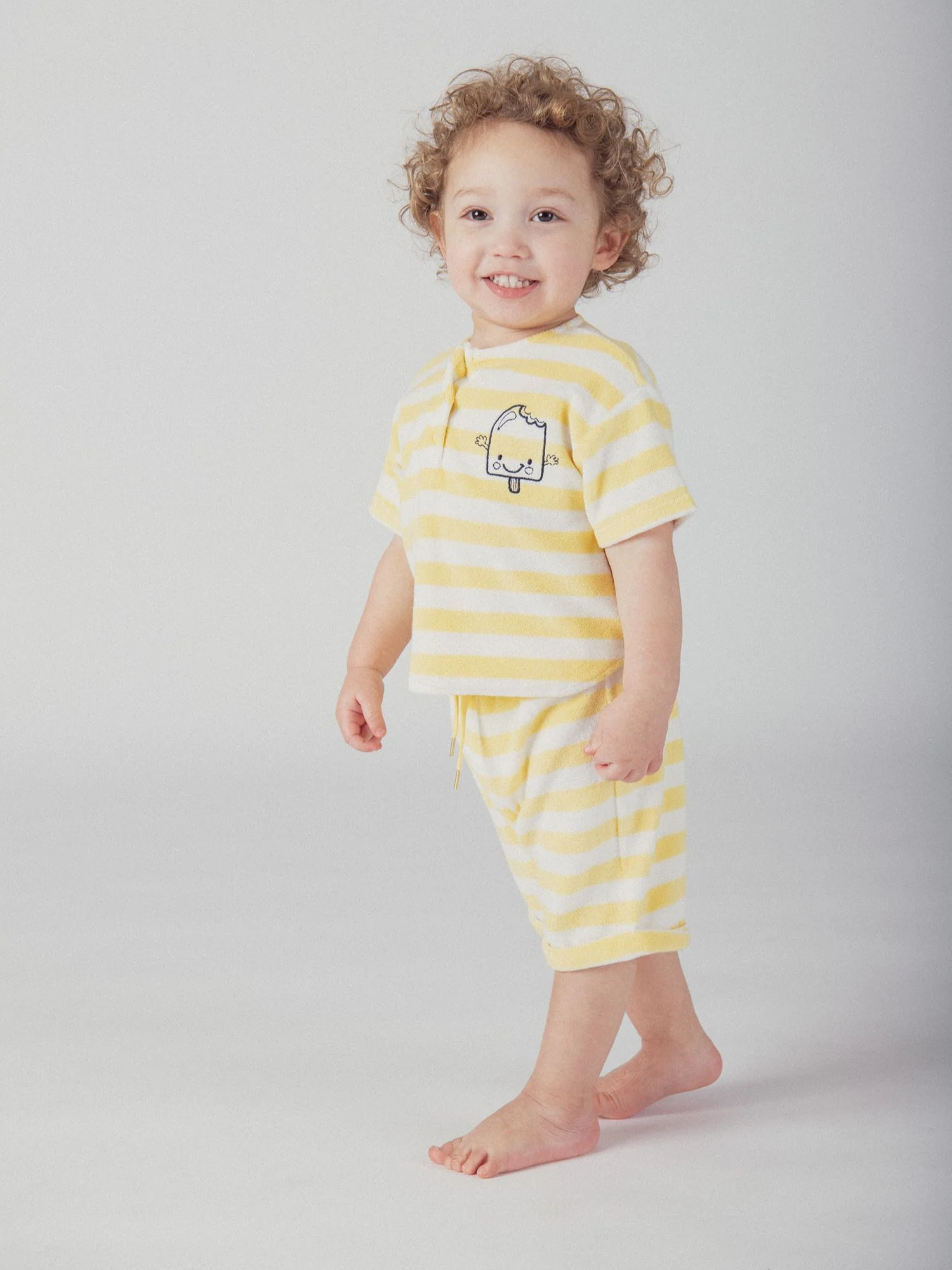 Ensemble t-shirt et short rayé Jaune paille pour bébé garçon - Image 2