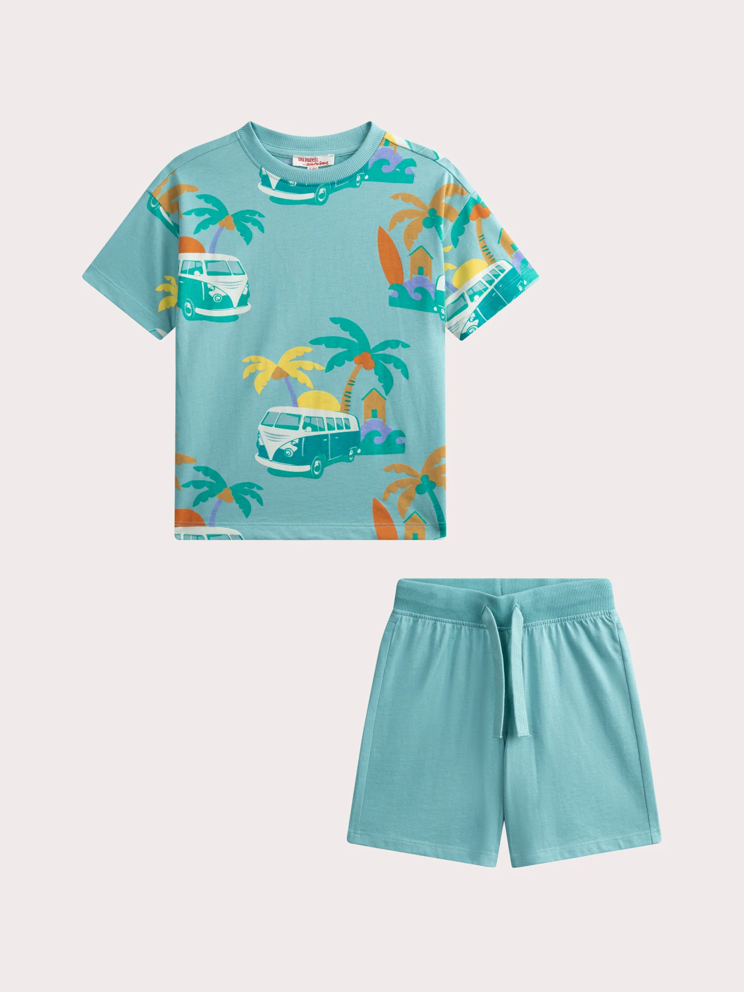 Ensemble t-shirt animation palmiers et short vleu ciel