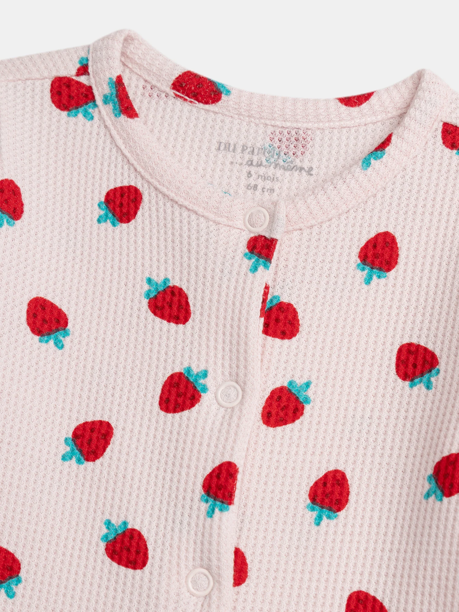 Grenouillère rose avec imprimé intégral fraises pour bébé fille - Image 6