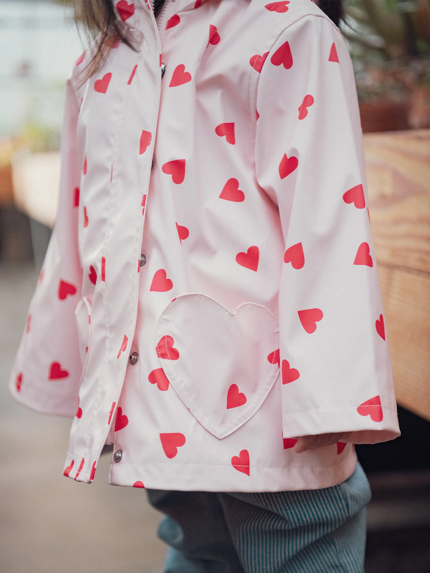 Imperméable rose imprimé cœurs pour bébé fille - Image 7