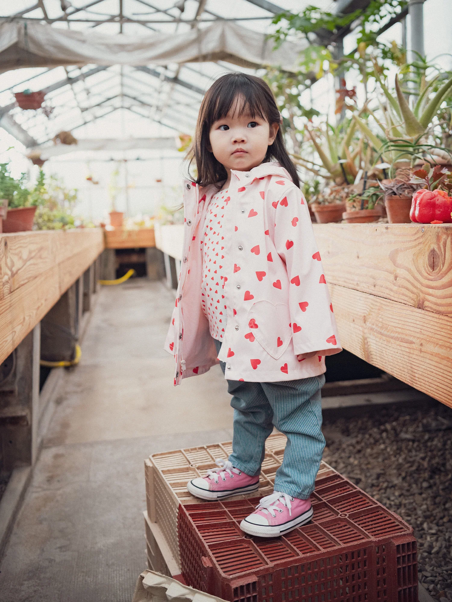 Imperméable rose imprimé cœurs pour bébé fille - Image 8