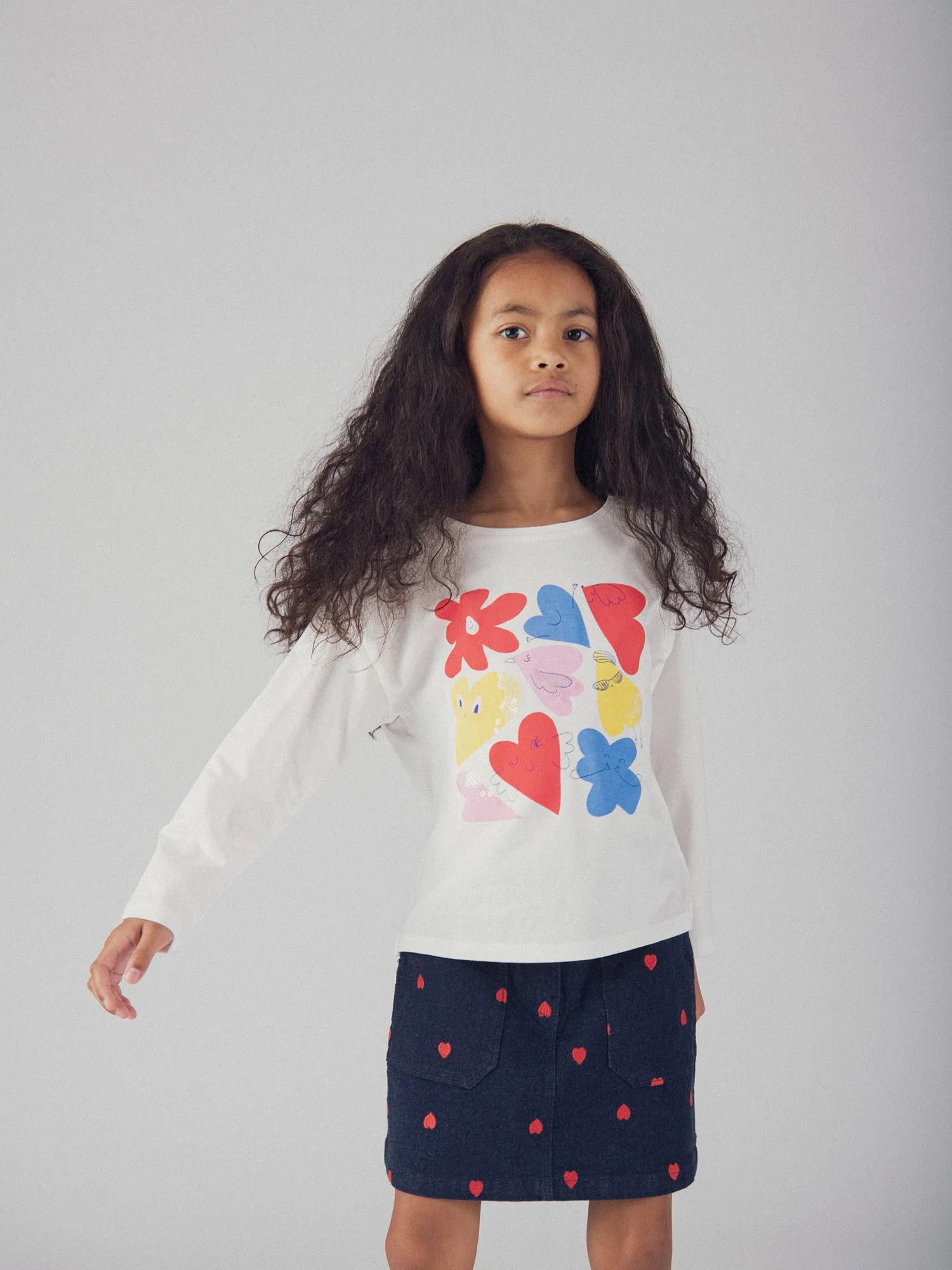 Jupe bleu en denim et broderies cœur pour fille - Image 2
