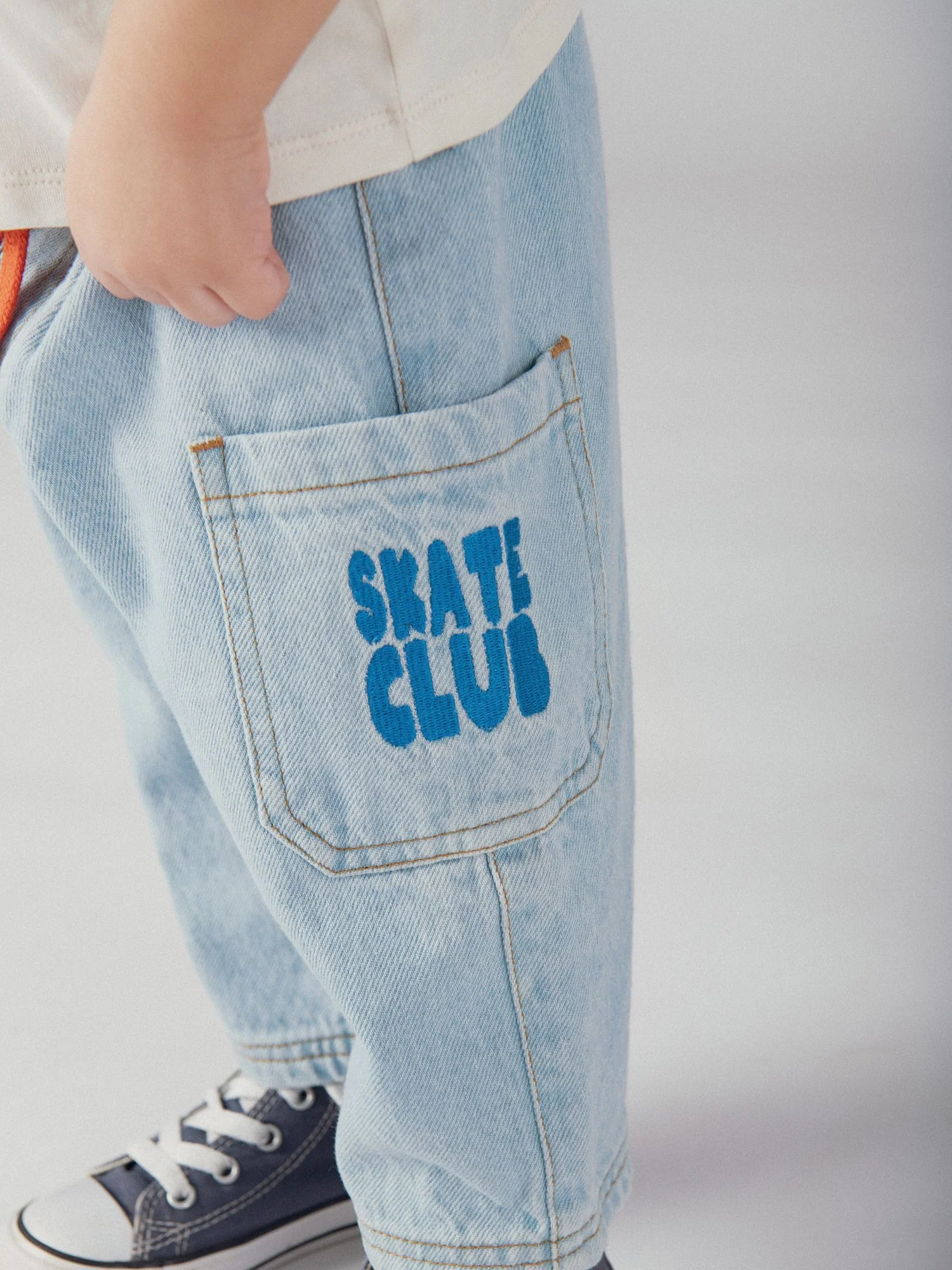 Pantalon denim clair à cordon "Skate Party" pour bébé garçon - Image 3