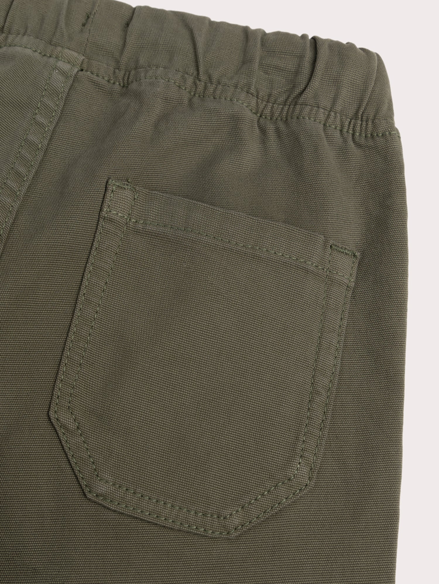 Pantalon vert coupe cargo - Image 4