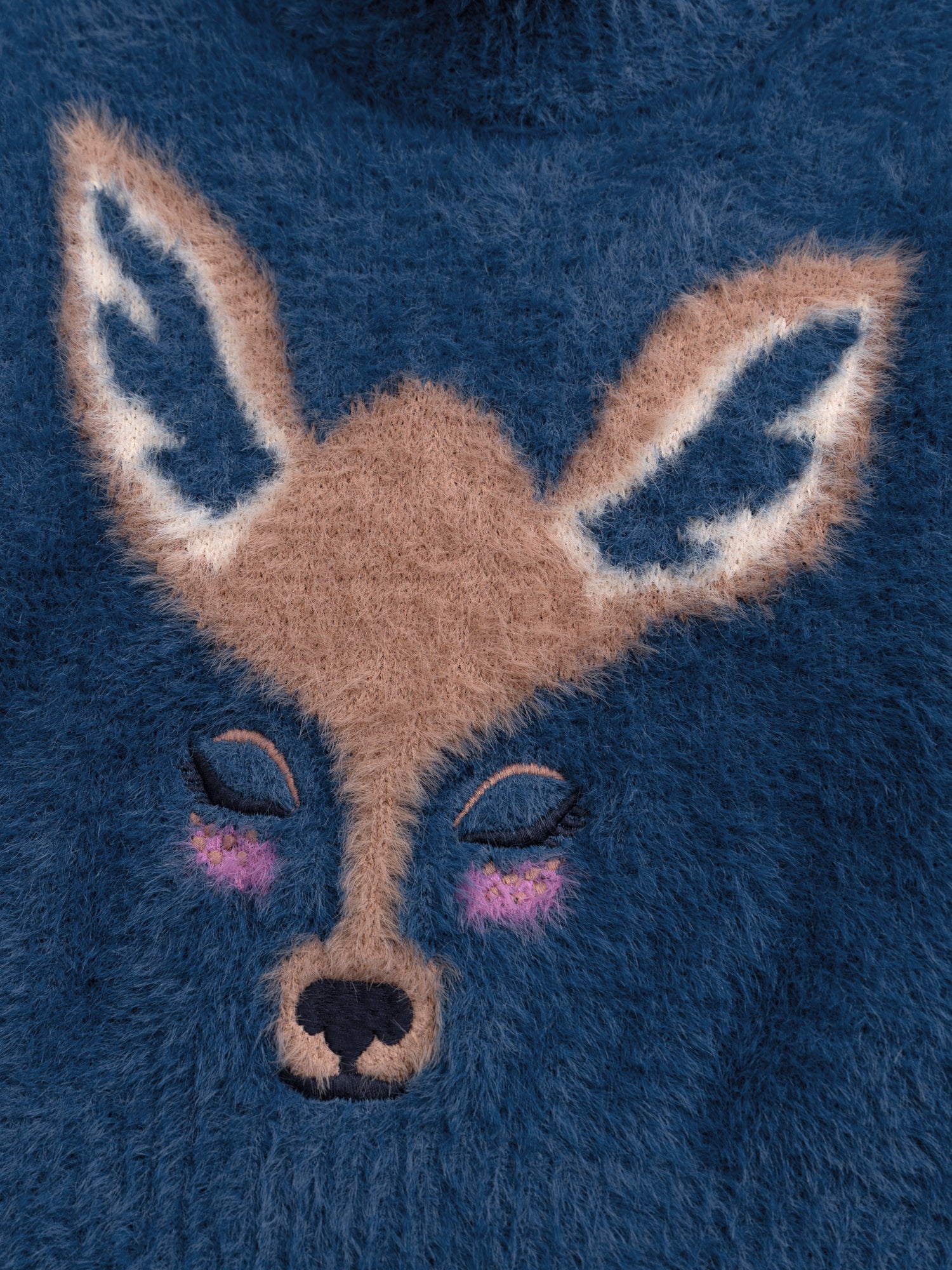 Pull bleu en maille plume avec animation biche - Image 3