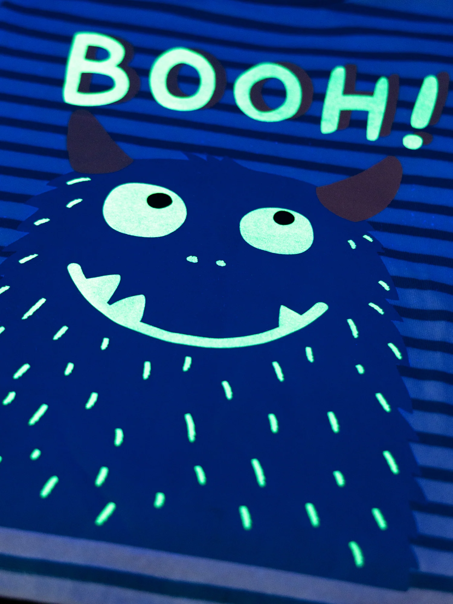 Pyjama court phosphorescent à rayures et motif "Monstre Rigolo" pour enfant garçon - Image 8