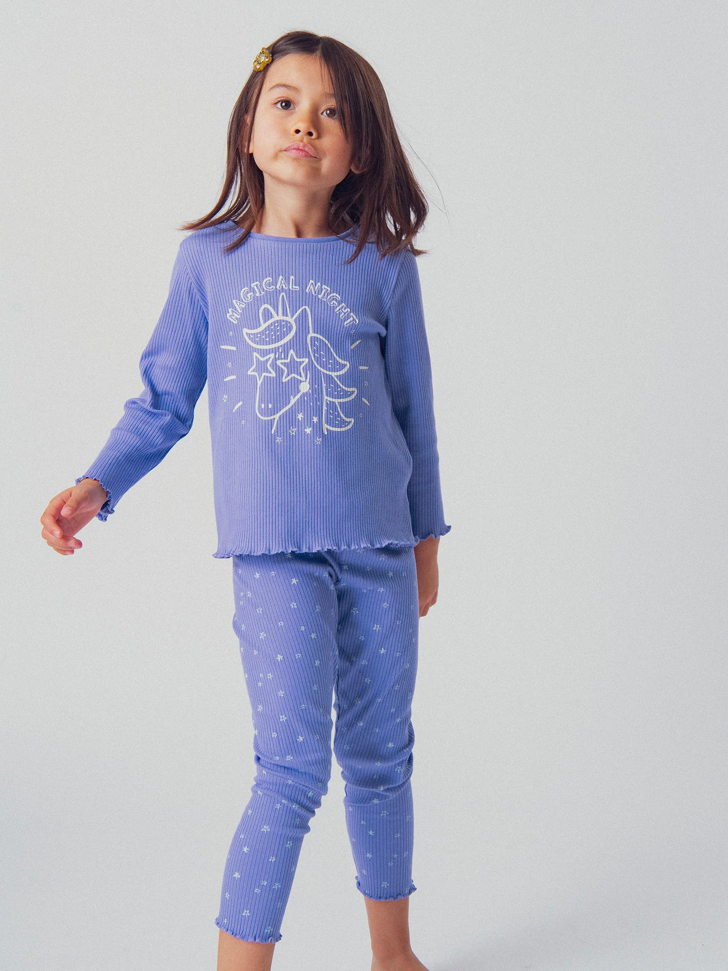 Pyjama violet à motif licorne phosphorescent pour fille - Image 2
