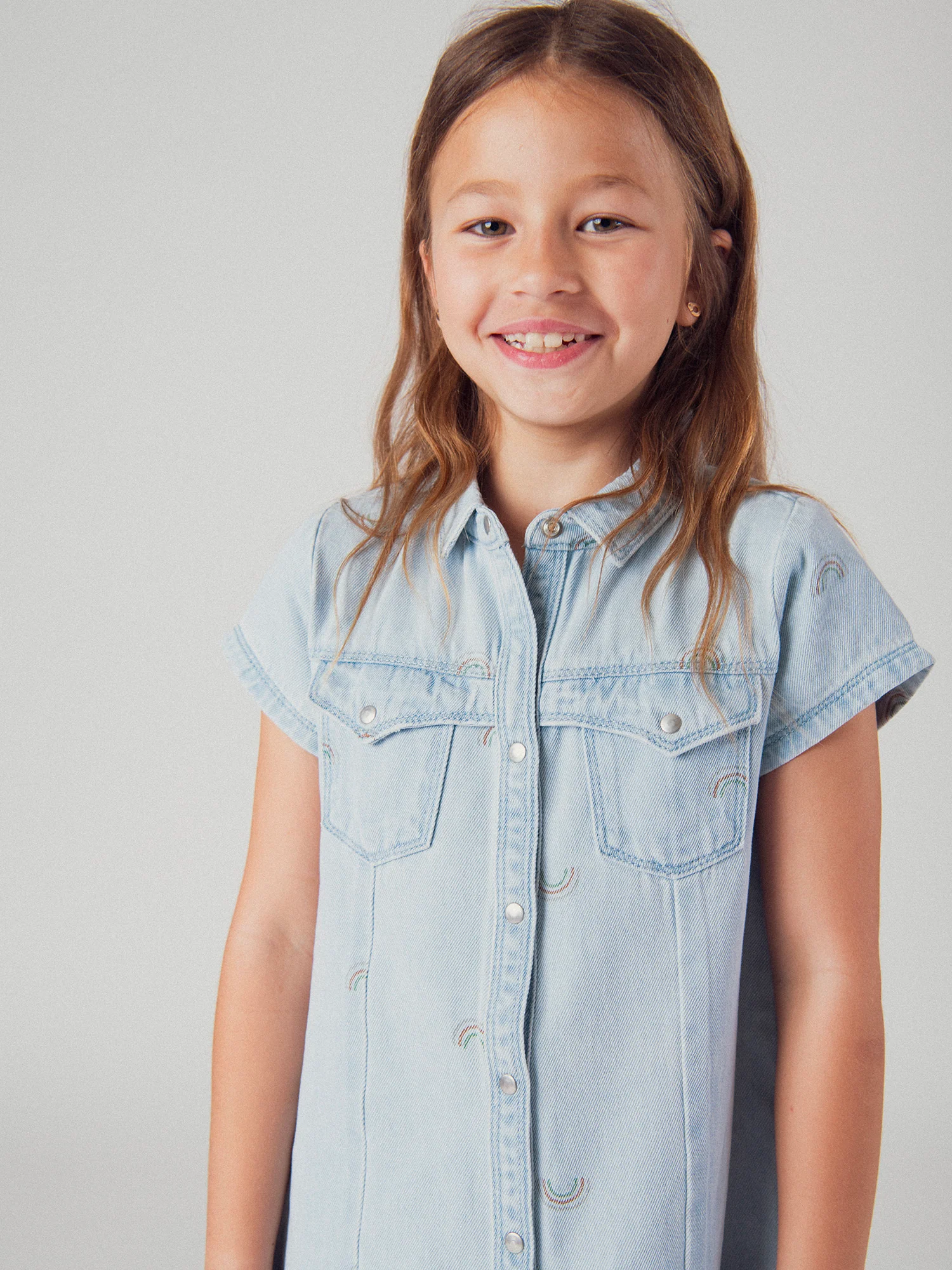 Robe en denim bleu clair et imprimé arc en ciel pour fille - Image 4