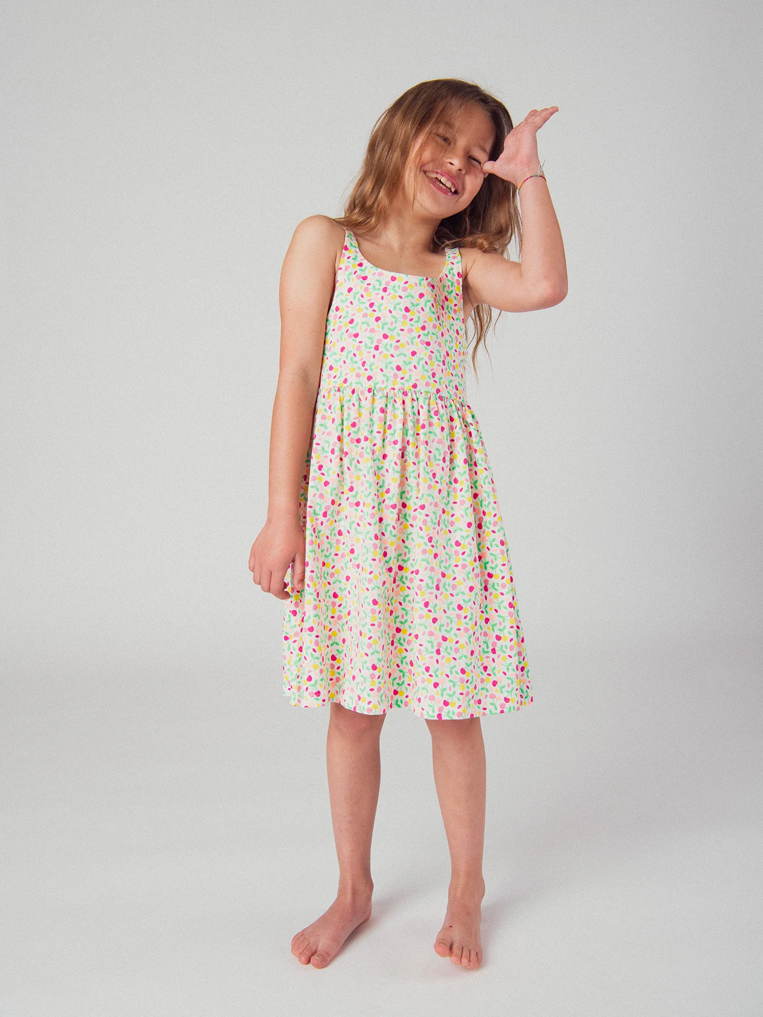 Robe à bretelles imprimé cerises colorées pour fille - Image 2