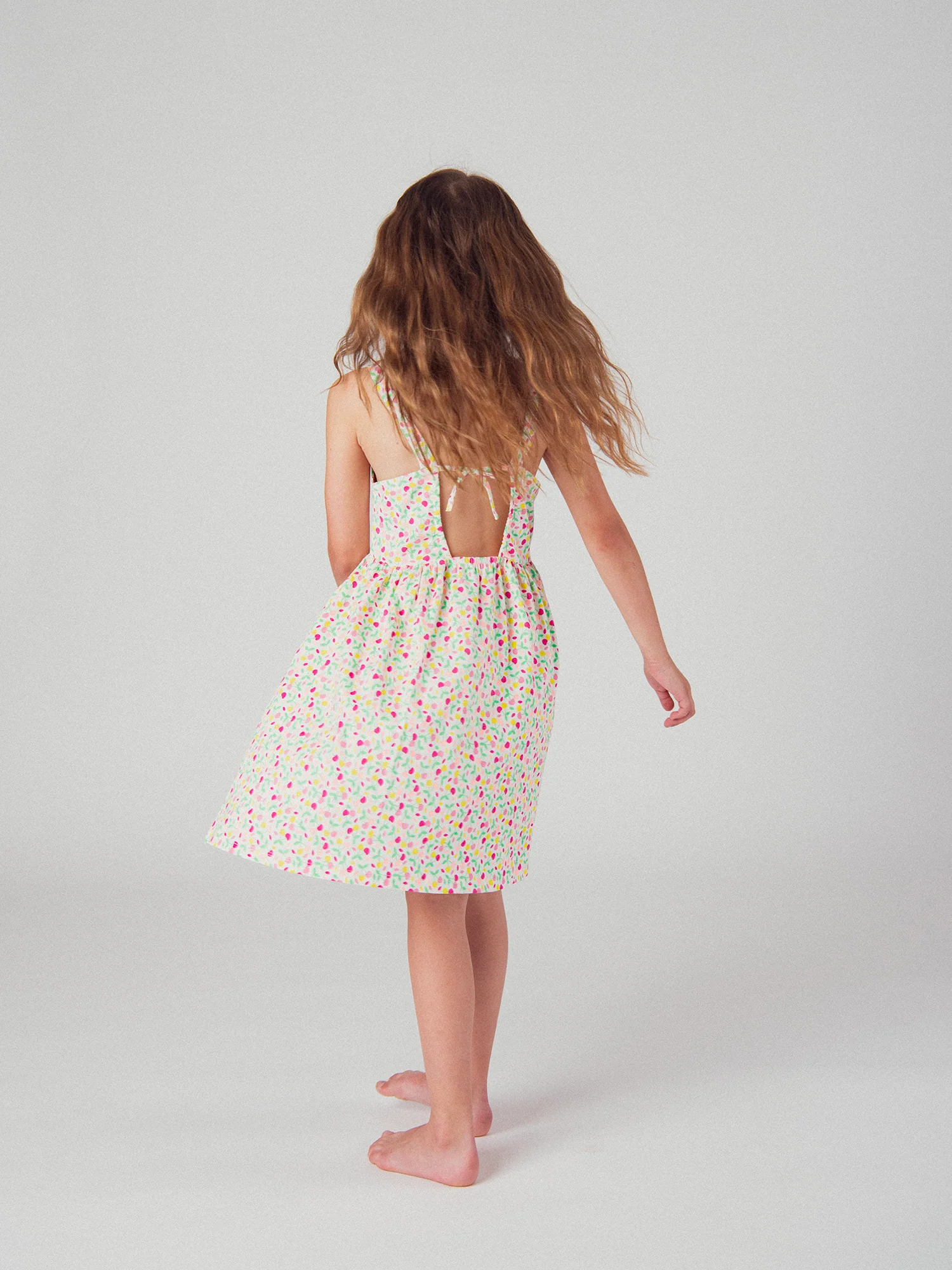 Robe à bretelles imprimé cerises colorées pour fille - Image 5