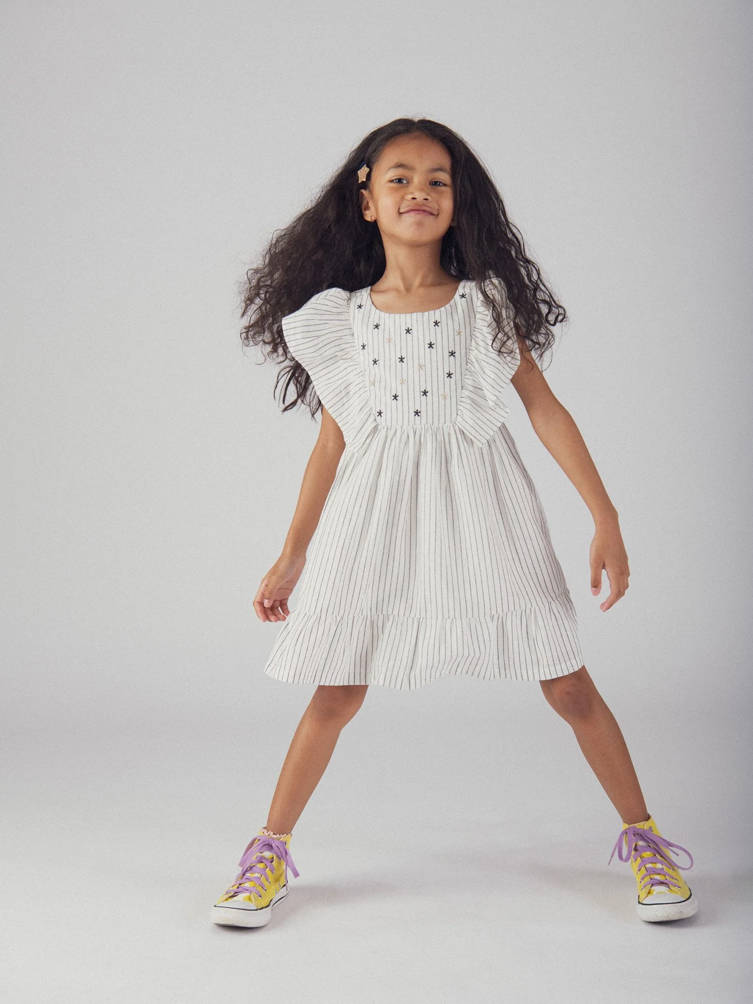 Robe écrue à broderies fleurs pour fille - Image 3