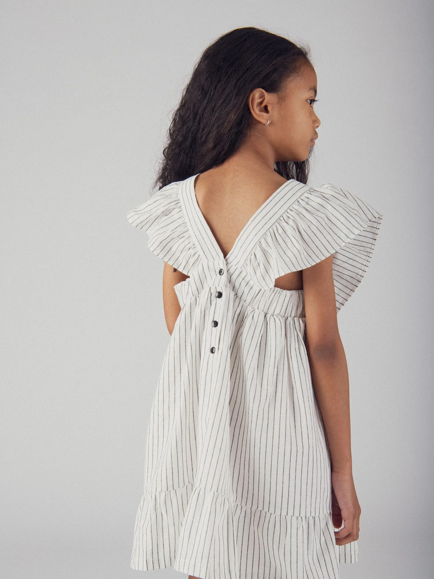 Robe écrue à broderies fleurs pour fille - Image 6