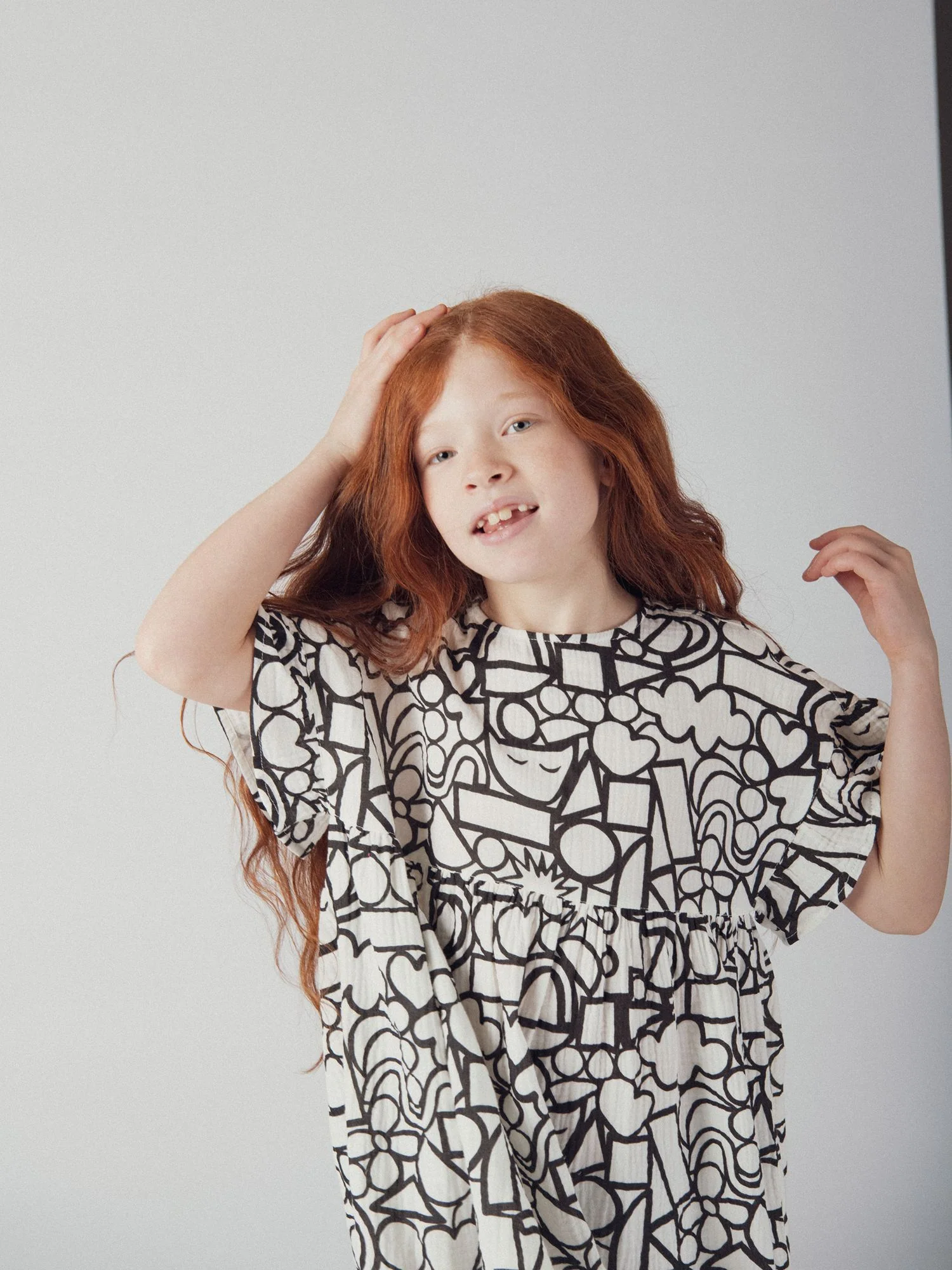 Robe écrue à imprimé graphique pour fille - Image 4
