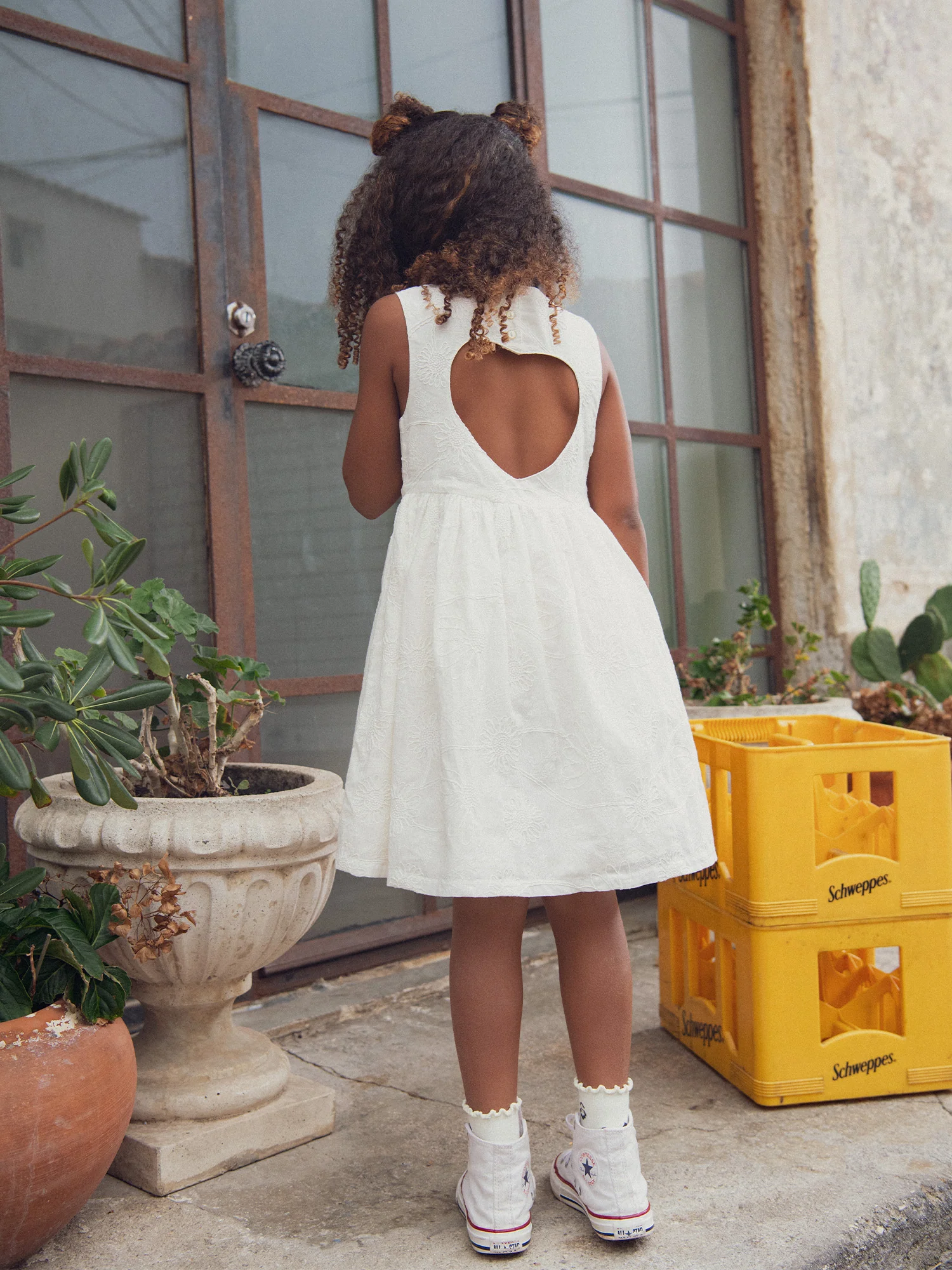Robe écrue découpe cœur pour fille - Image 5