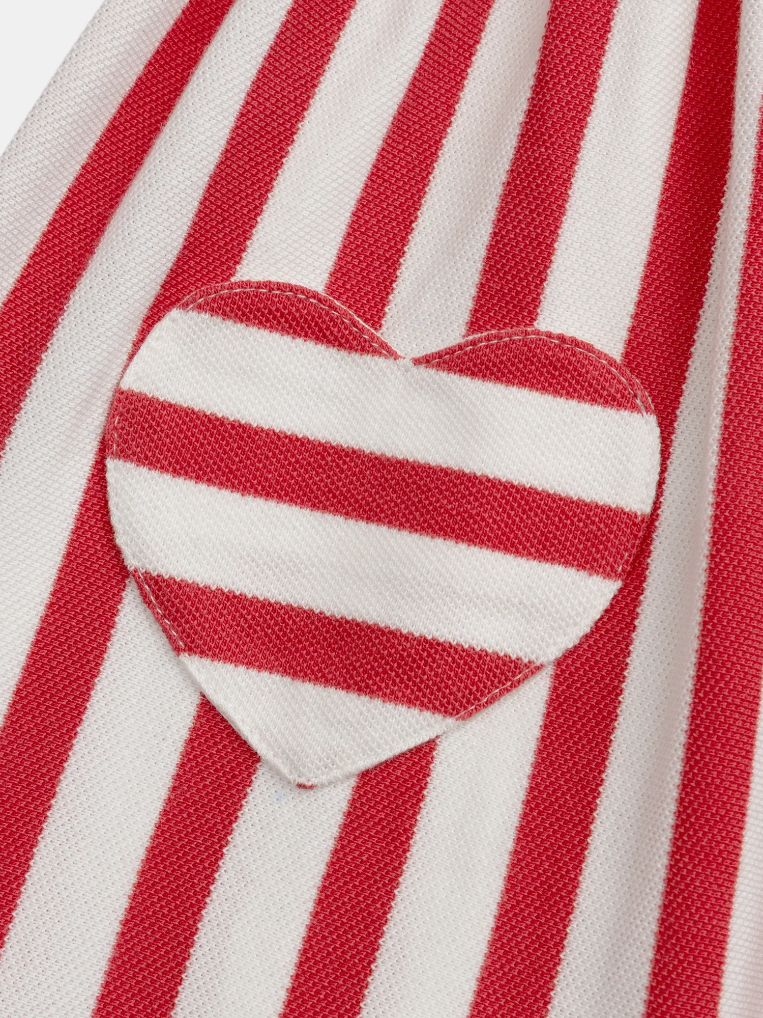 Robe rayé rouge et écru avec poches cœurs pour bébé fille - Image 2