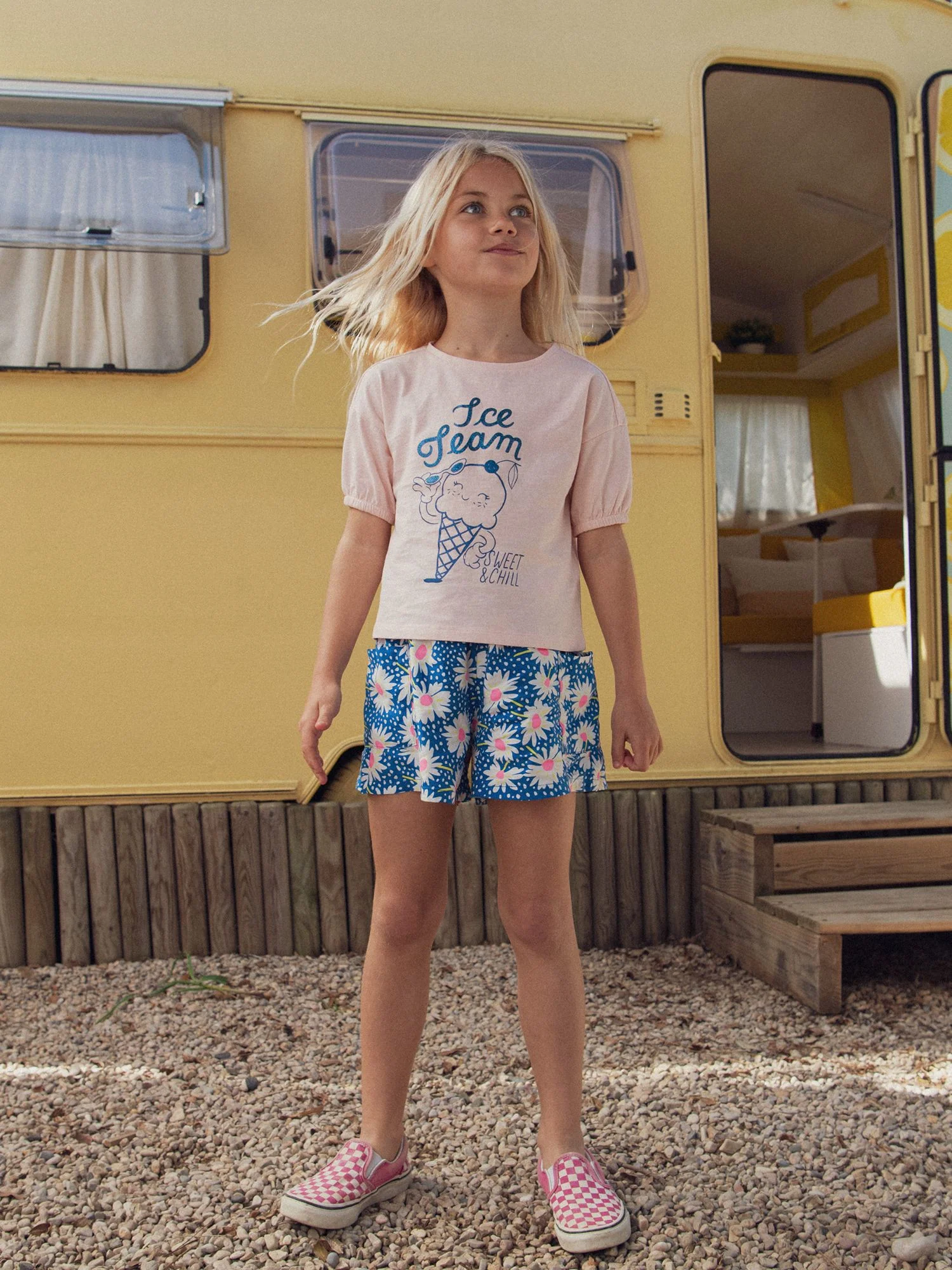 Short bleu à imprimé fleurs pour fille - Image 3