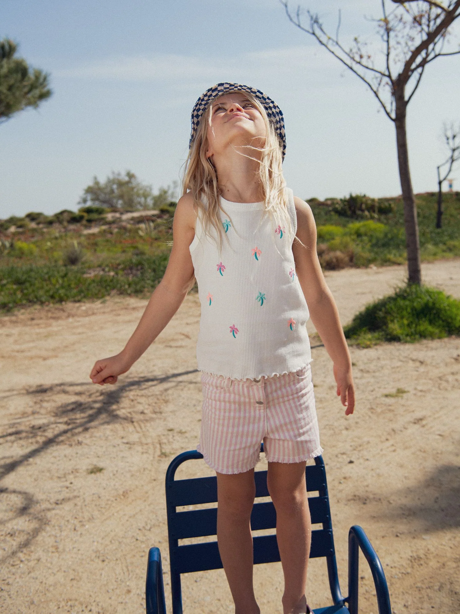 Short rayé rose et écru pour fille - Image 3