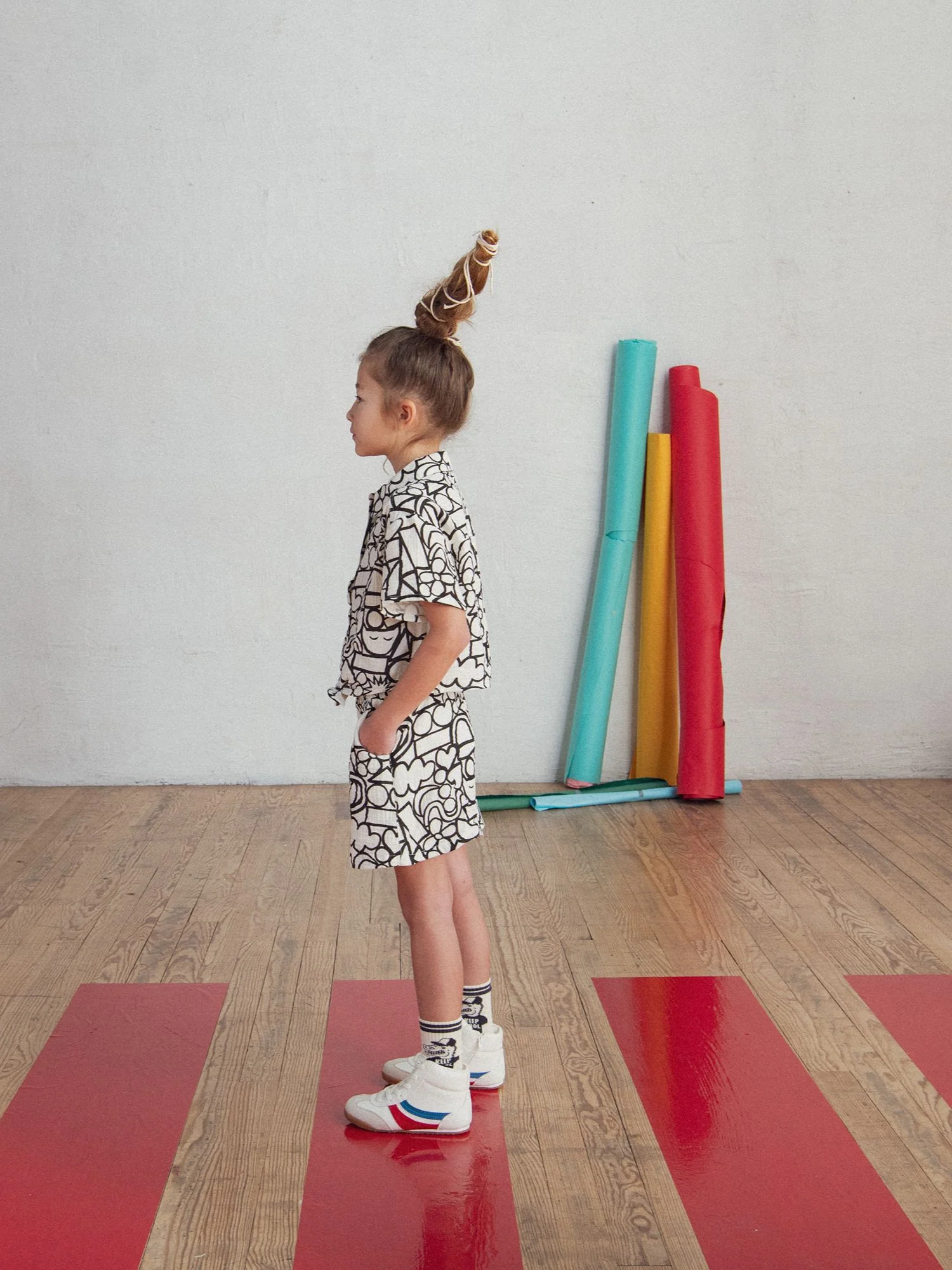 Short écru à imprimé graphique pour fille - Image 4