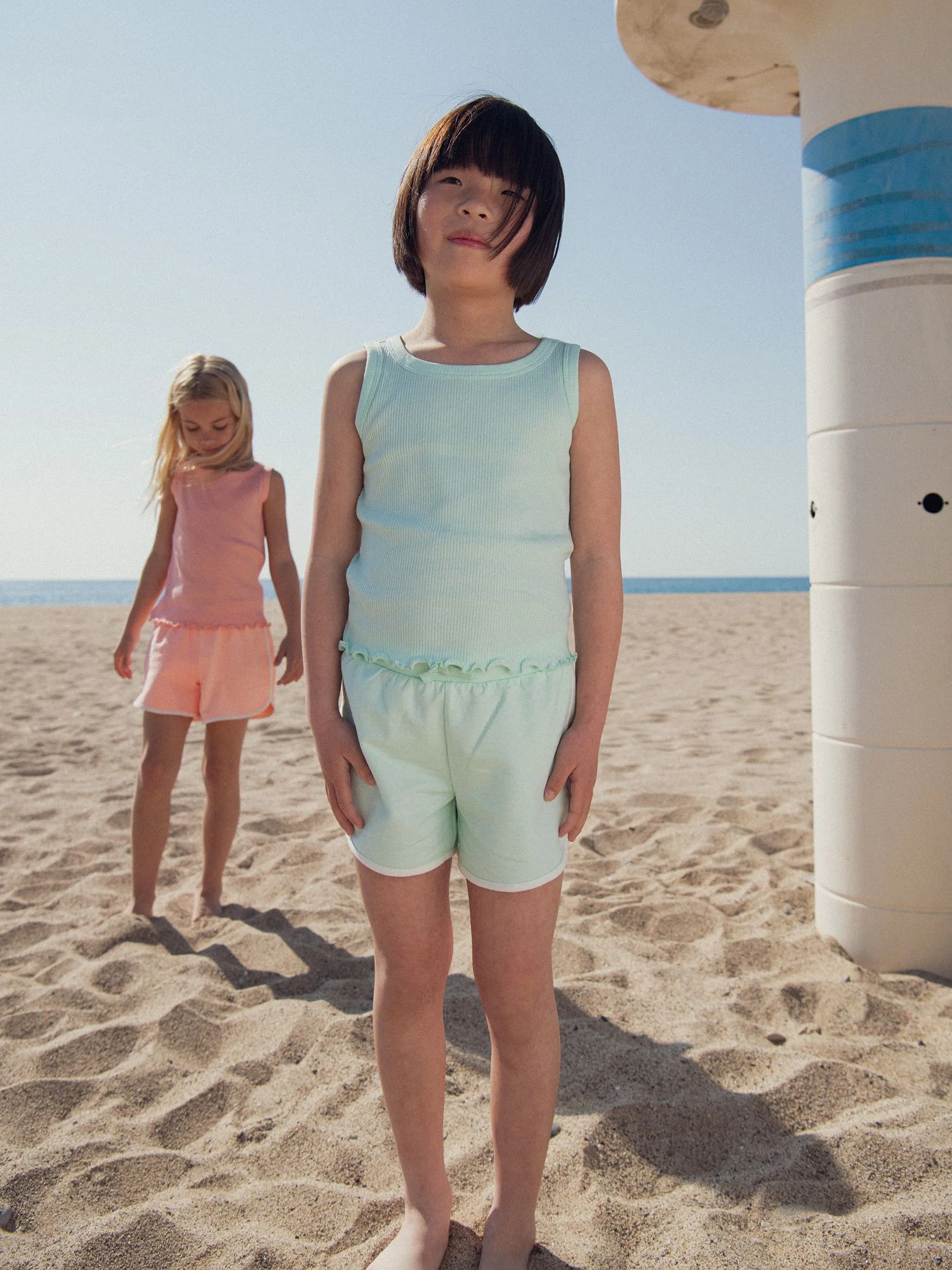 Short bleu clair taille élastiquée pour fille - Image 2