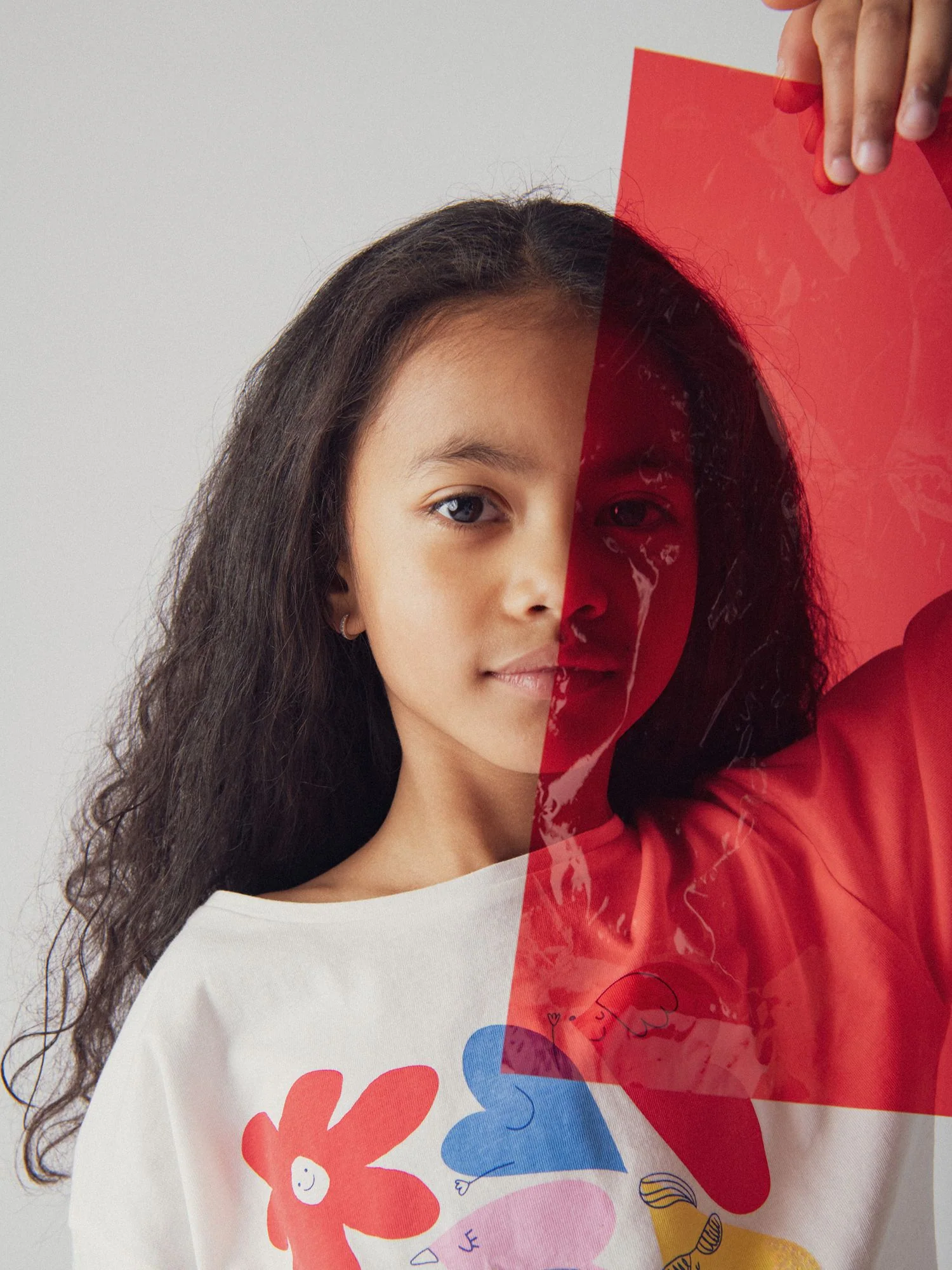 T-shirt manches longues écru et animation colorée pour fille - Image 4