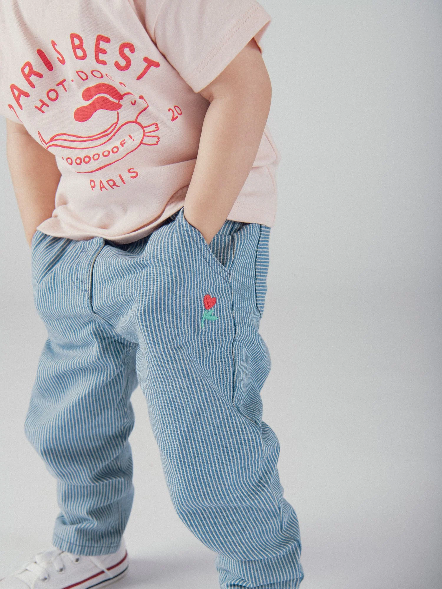 Pantalon rayé en denim avec broderies fleurs pour bébé fille - Image 5