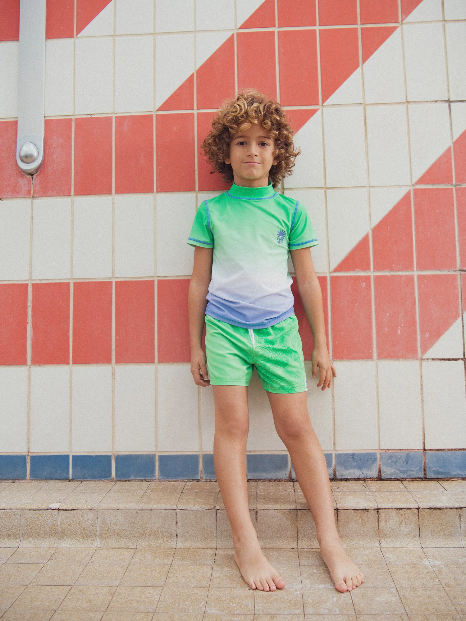 Tee shirt de bain UPF 50+ tie&dye bicolore pour garçon - Image 2