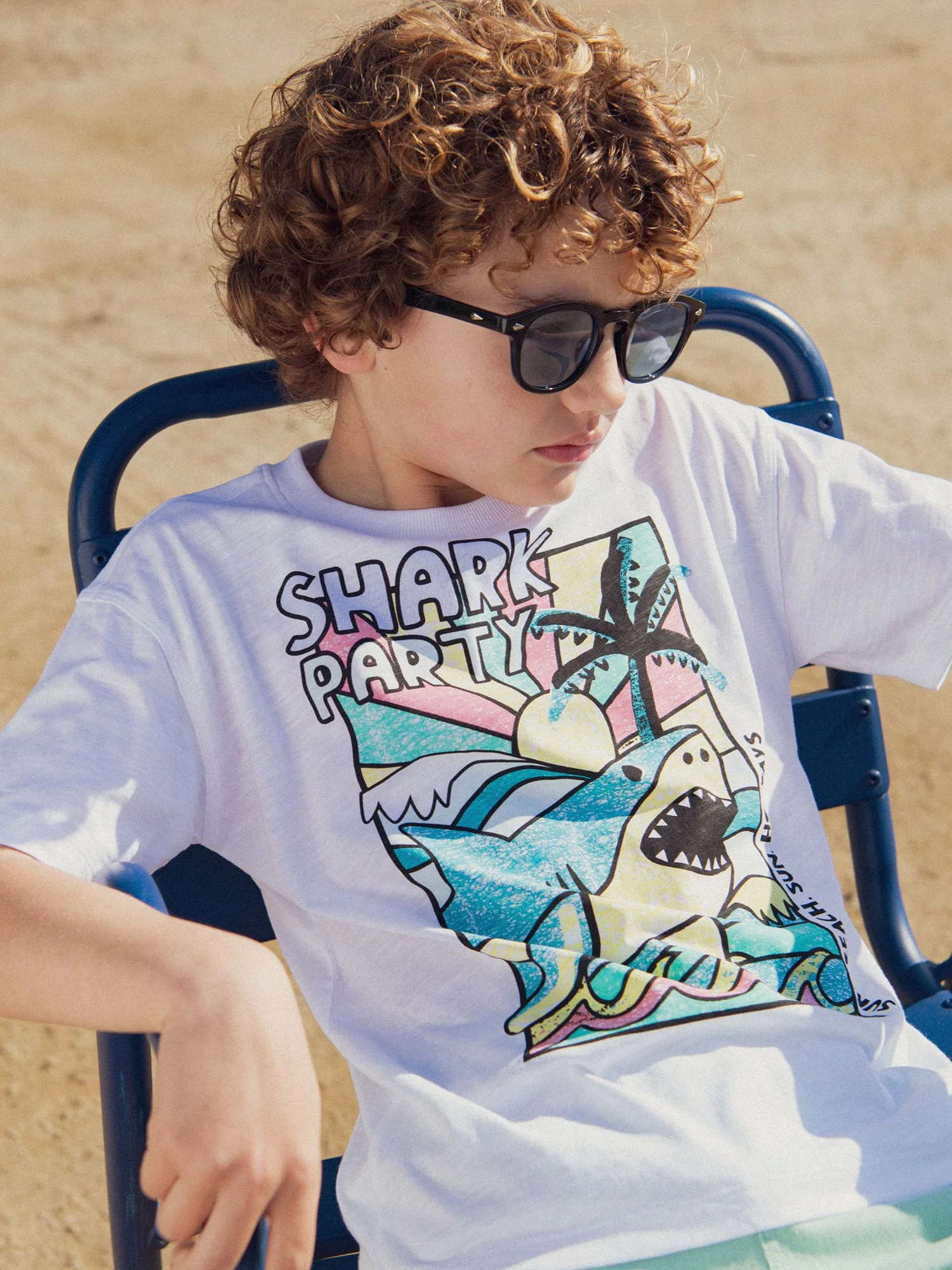 T-shirt blanc animation requin pour garçon - Image 2