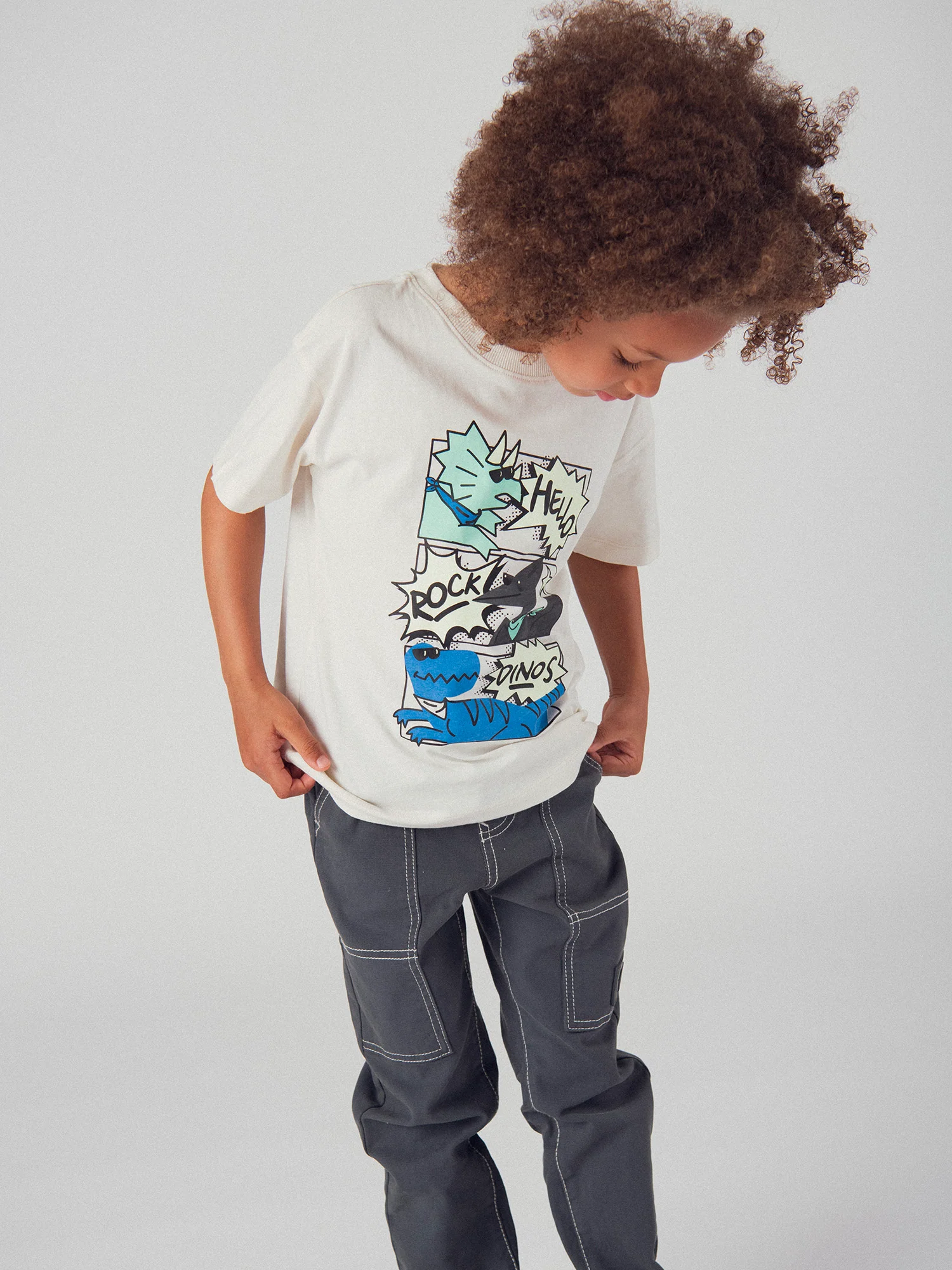 T-shirt écru animation BD dinosaures pour garçon - Image 3