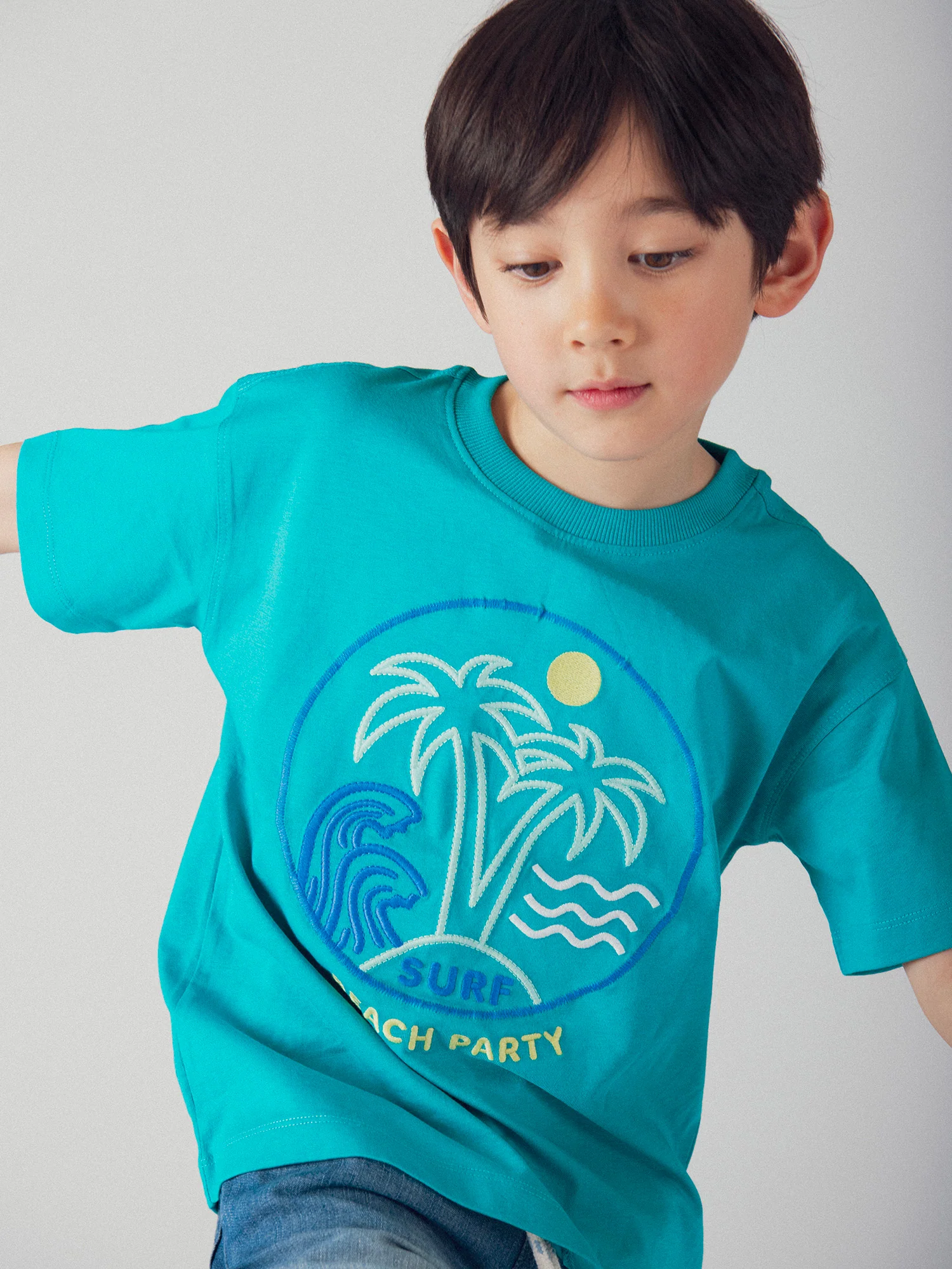 T-shirt bleu turquoise animation plage pour garçon - Image 4