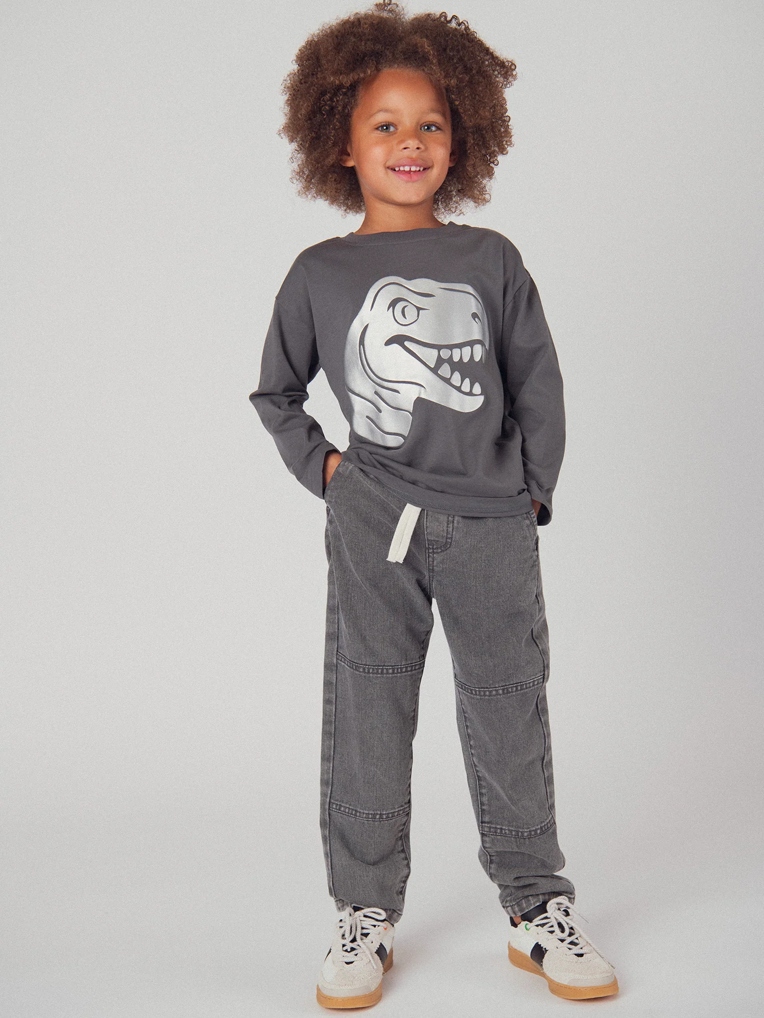 T-shirt gris animation tête de dinosaure pour garçon - Image 2