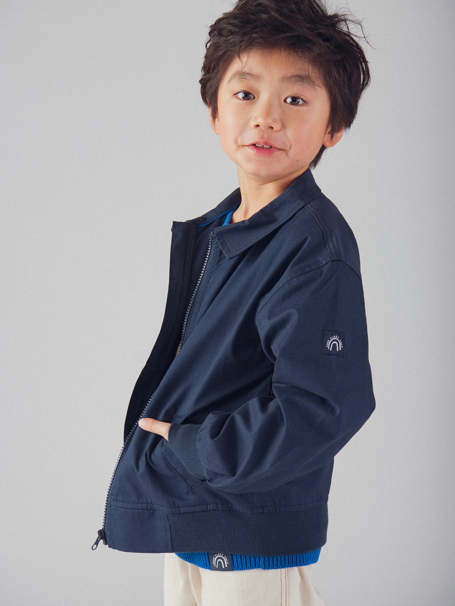 Veste bleu foncée à poches pour garçon - Image 4
