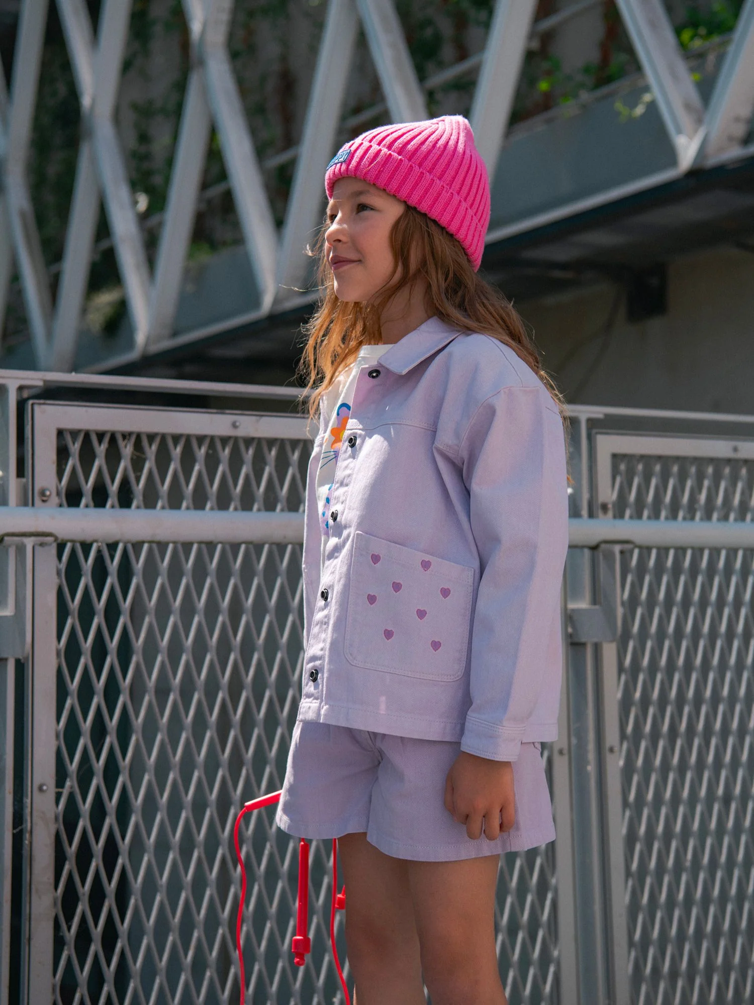 Veste violette à poches et broderies coeur pour fille - Image 3
