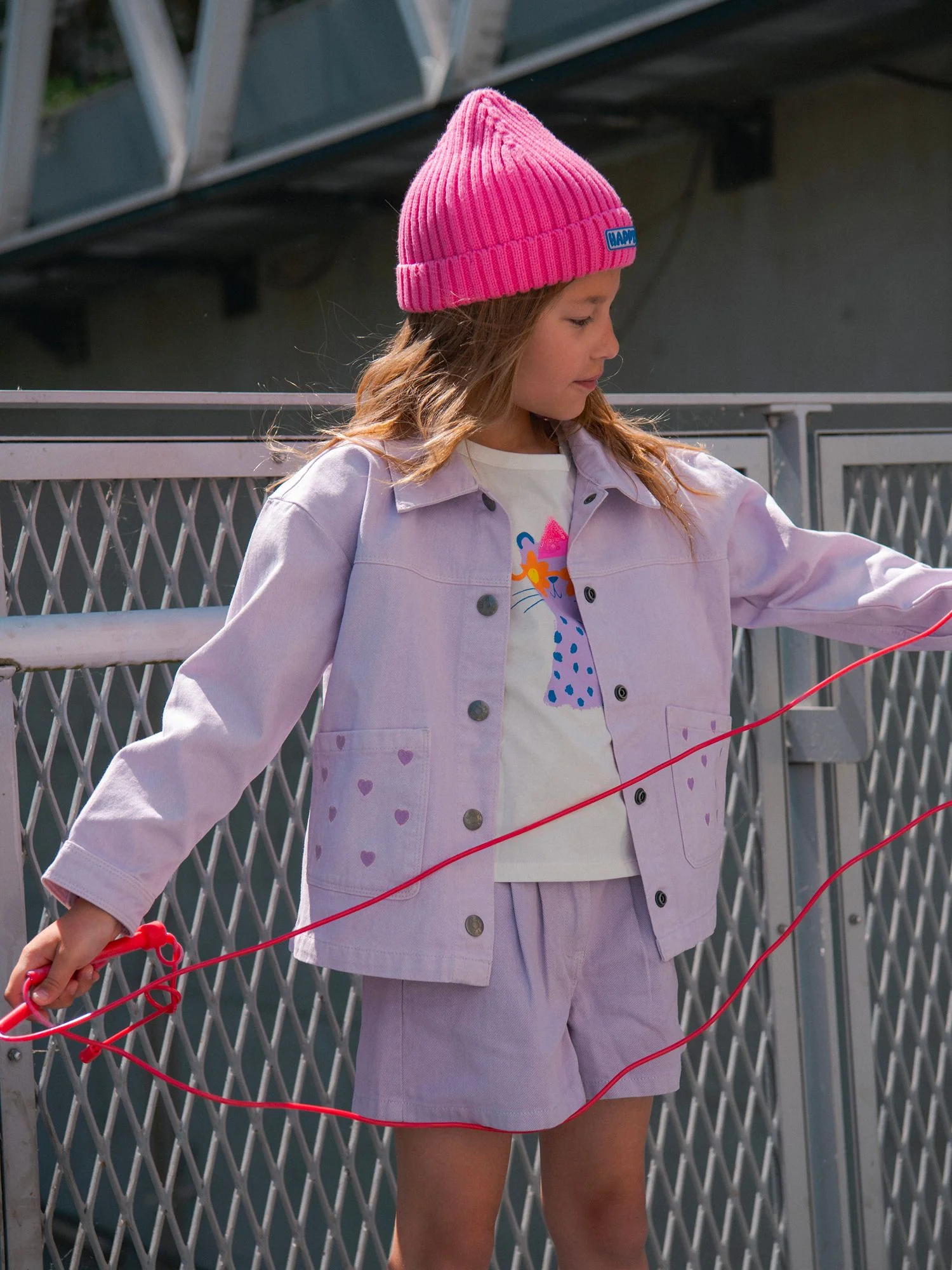 Veste violette à poches et broderies coeur pour fille - Image 4